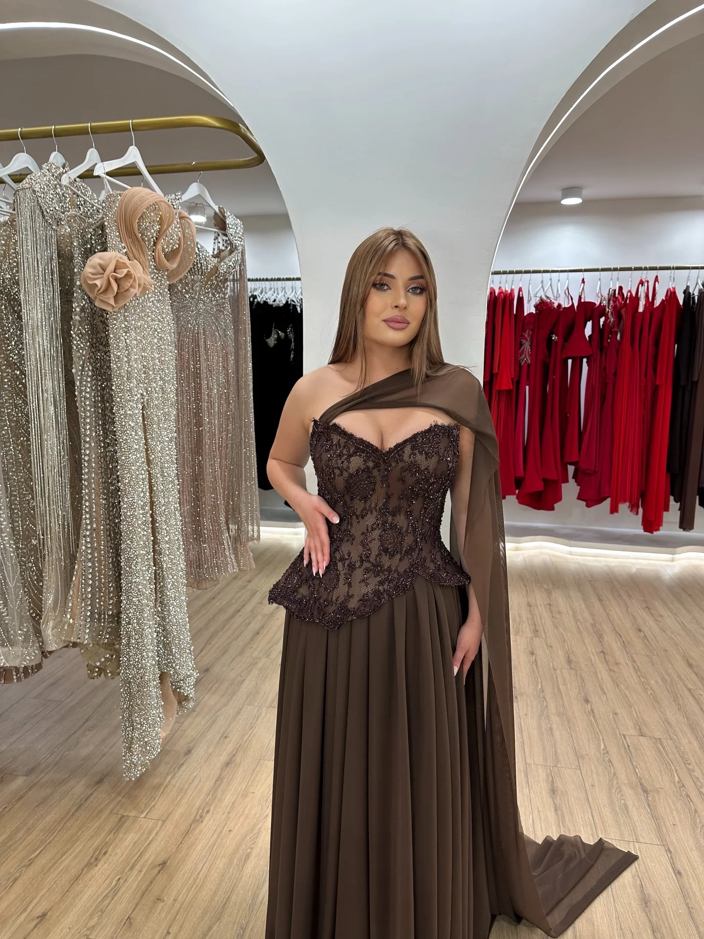 Korset dantelle në tone kafe e bronz